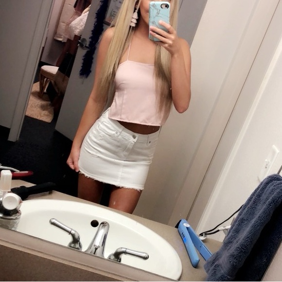 Ripped High-Waisted White Wash Jean Mini Skirt Size Medium - Picture 14 of 14